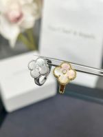 Van Cleef&Arpels platinum white mother of pearl clover ring with white matching